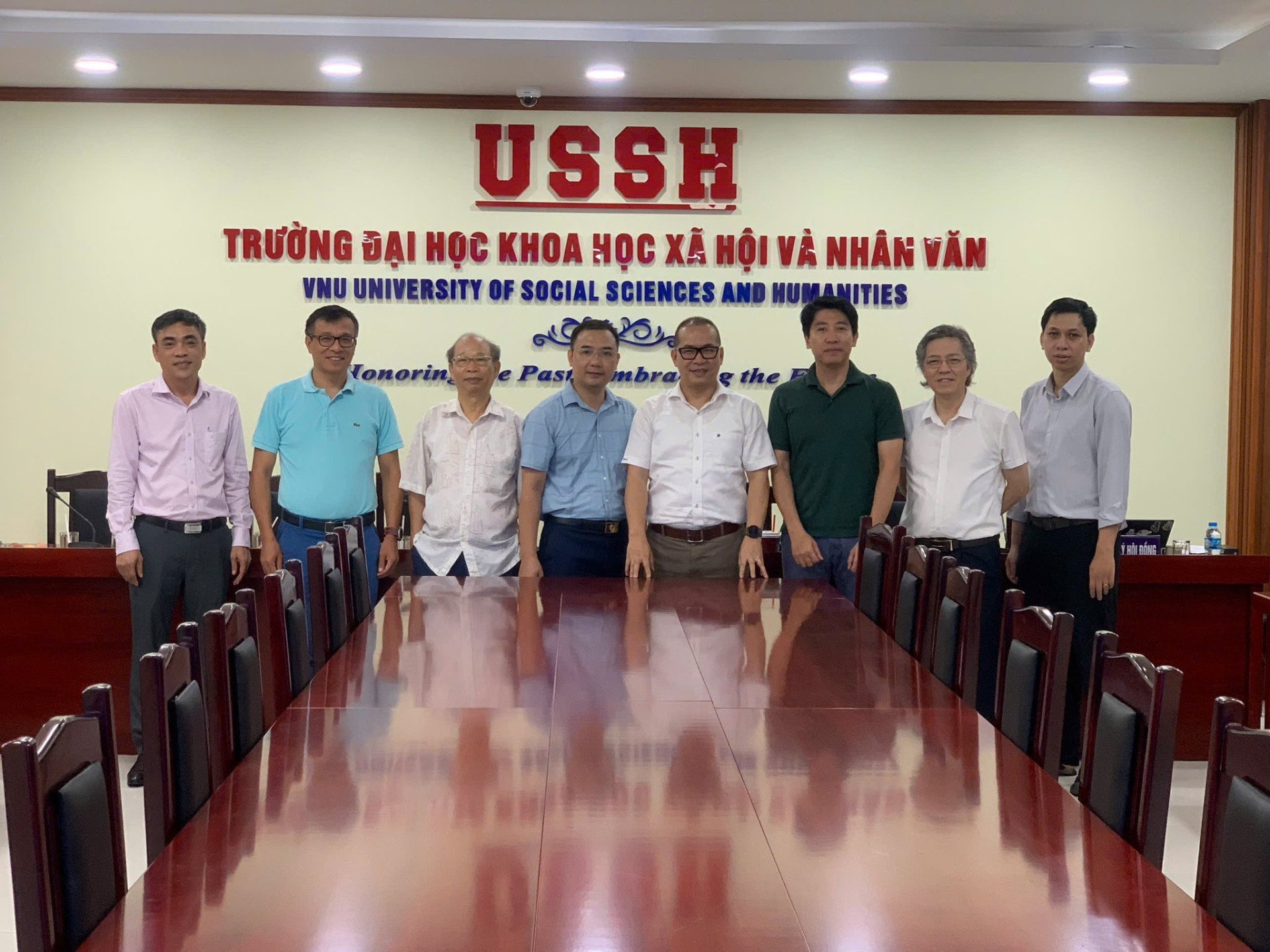 Seminar tổng thể đánh giá luận án tiến sĩ du lịch của NCS. Phùng Anh Kiên với đề tài“Nghiên cứu các yếu tố ảnh hưởng đến sự phát triển du lịch sinh thái bền vững tại khu Ramsar Tràm Chim – tỉnh Đồng Tháp”