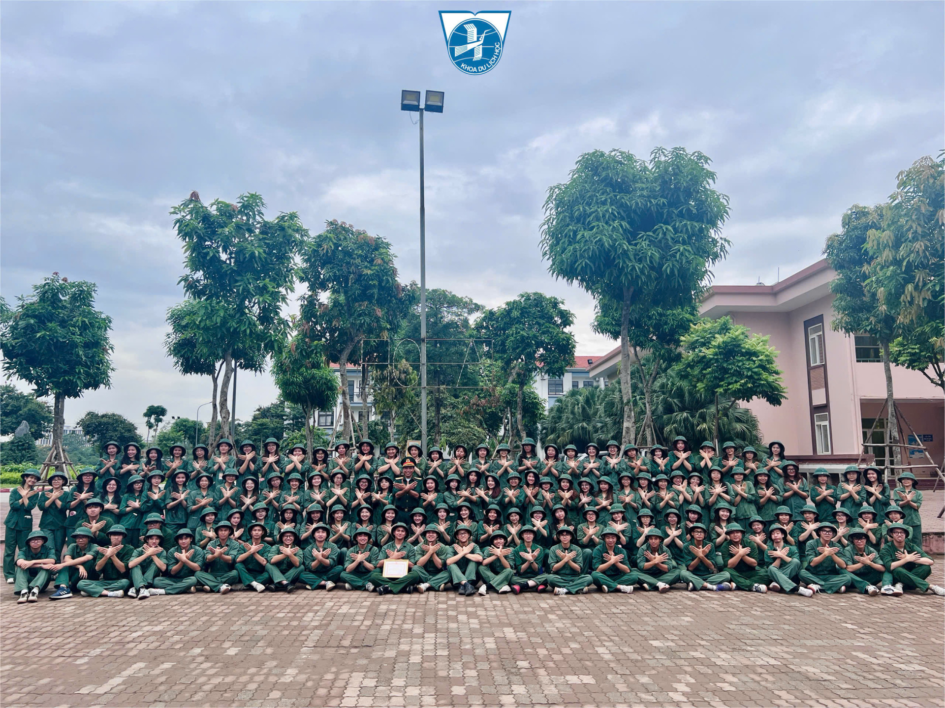 TỔNG KẾT KHÓA HỌC GIÁO DỤC QUỐC PHÒNG - AN NINH CỦA K68 KHOA DU LỊCH HỌC