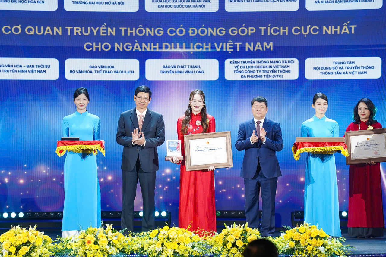 z7063556147418 382b2a13f72c1f3559de2baacb1db083