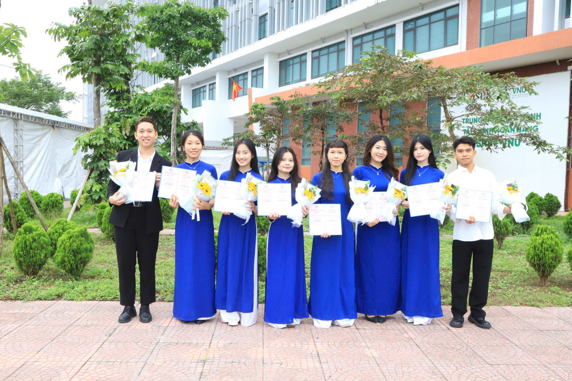 VINH DANH SINH VIÊN KHOA DU LỊCH HỌC ĐẠT DANH HIỆU SINH VIÊN 5 TỐT CẤP ĐẠI HỌC QUỐC GIA HÀ NỘI